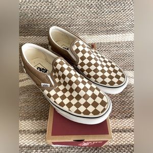 Vans Classic Slip-On Checkerboard Shoes in Bronze/White